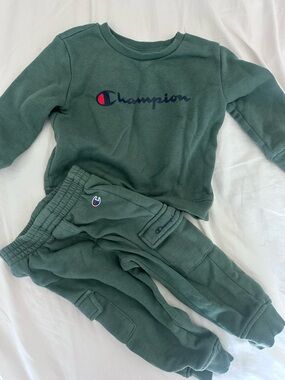 Champion Kids Green Sweatshirt and Jogger Set 18M